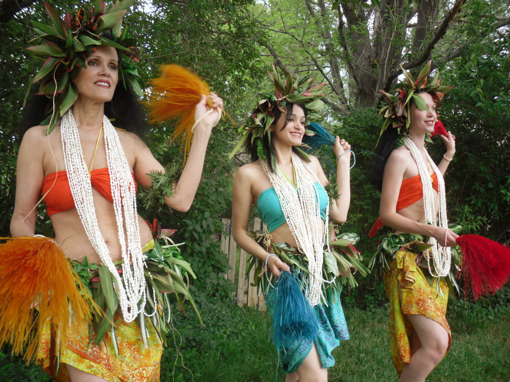 halauphotogroup2.jpg