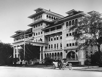 hulawebsitealamoana2007.jpg